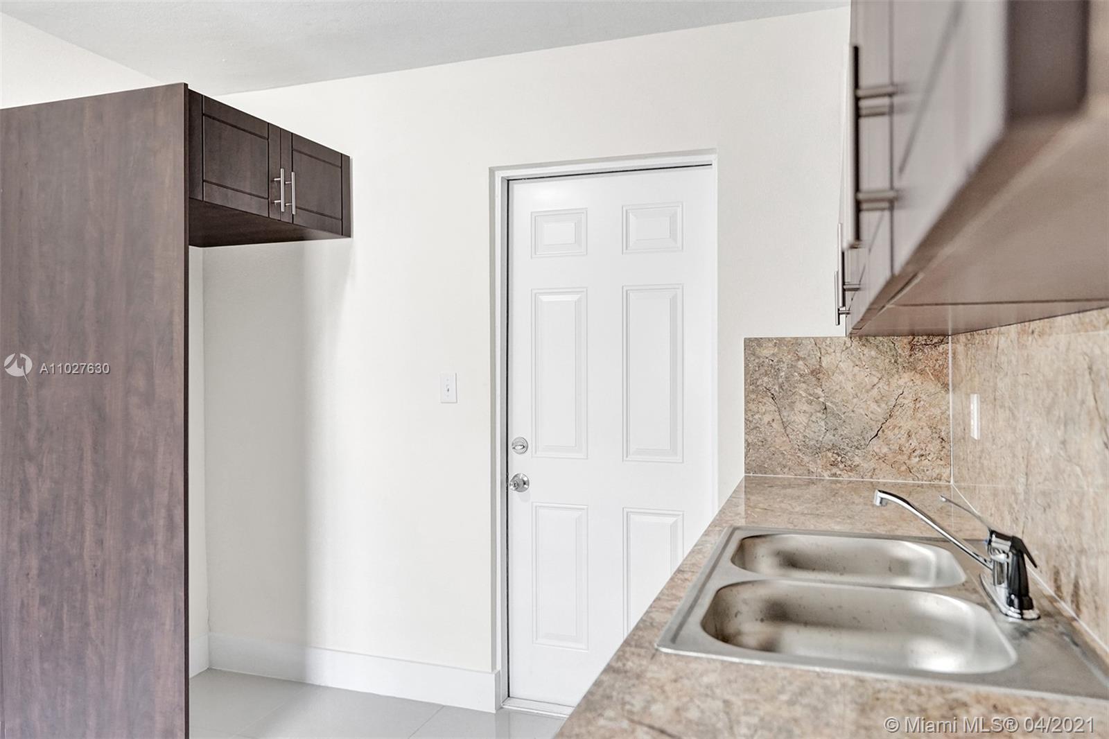 See details / 1572 sq. ft. $ 2021-04-15 0 Photo