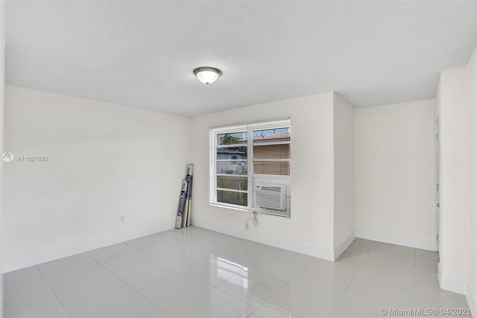 See details / 1572 sq. ft. $ 2021-04-15 0 Photo