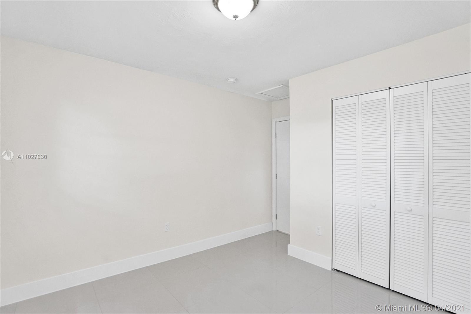 See details / 1572 sq. ft. $ 2021-04-15 0 Photo