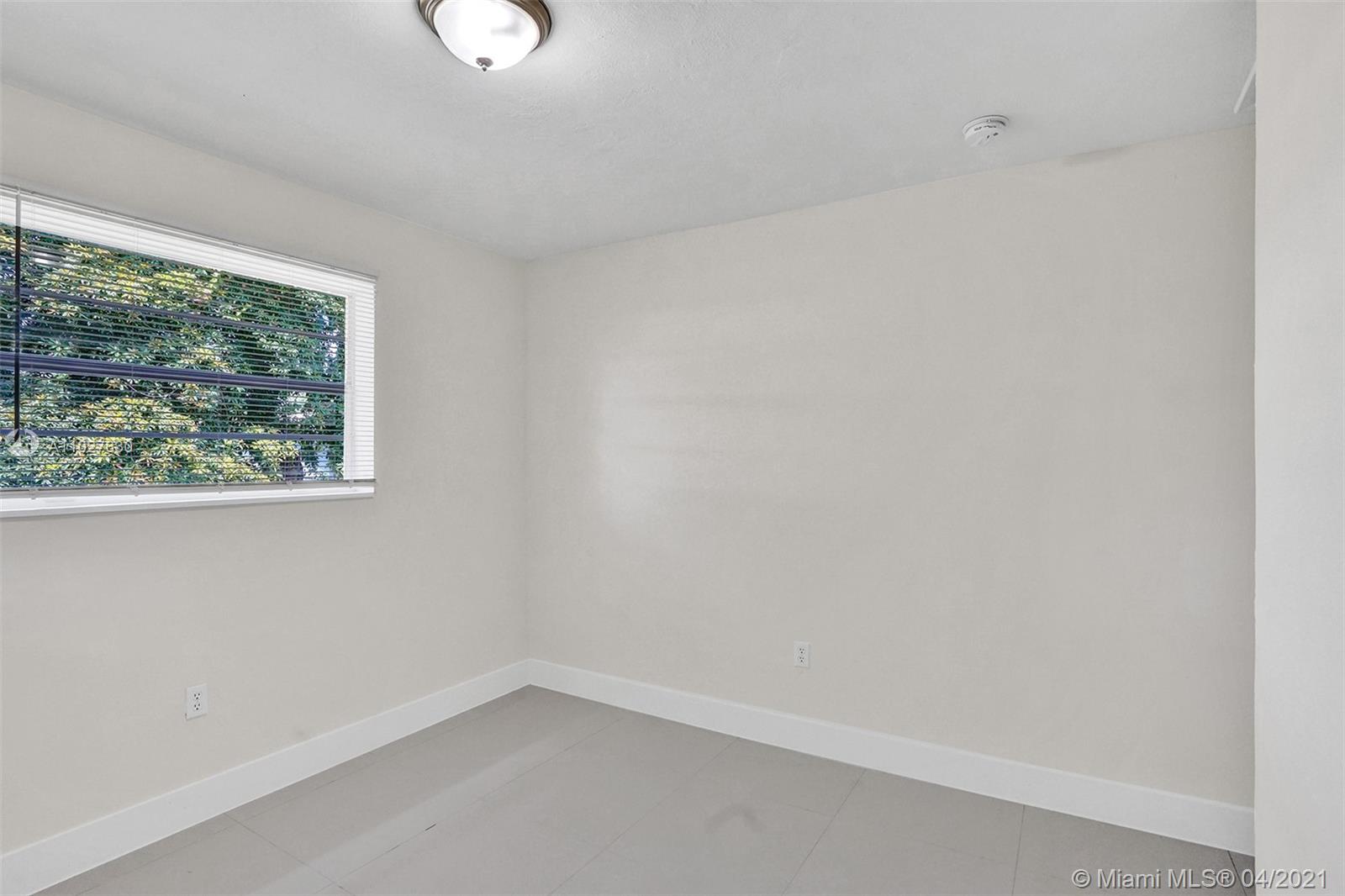 See details / 1572 sq. ft. $ 2021-04-15 0 Photo