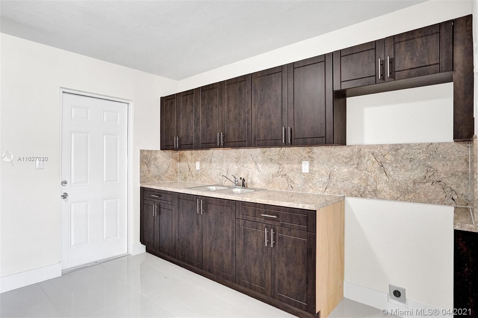 See details / 1572 sq. ft. $ 2021-04-15 0 Photo