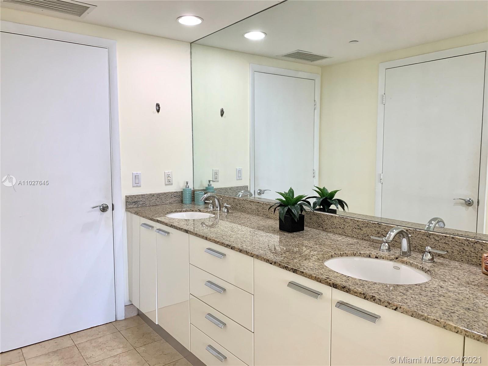 Ver detalles 1609 2 / 1 1086 sq. ft. $ 2021-04-14 0 foto