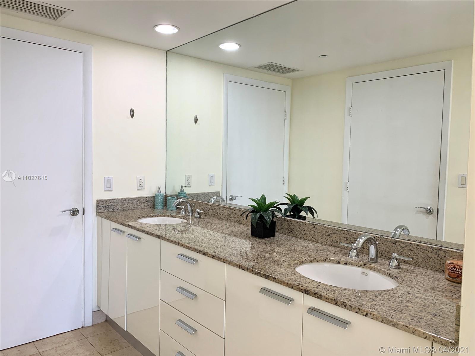 Ver detalles 1609 2 / 1 1086 sq. ft. $ 2021-04-14 0 foto