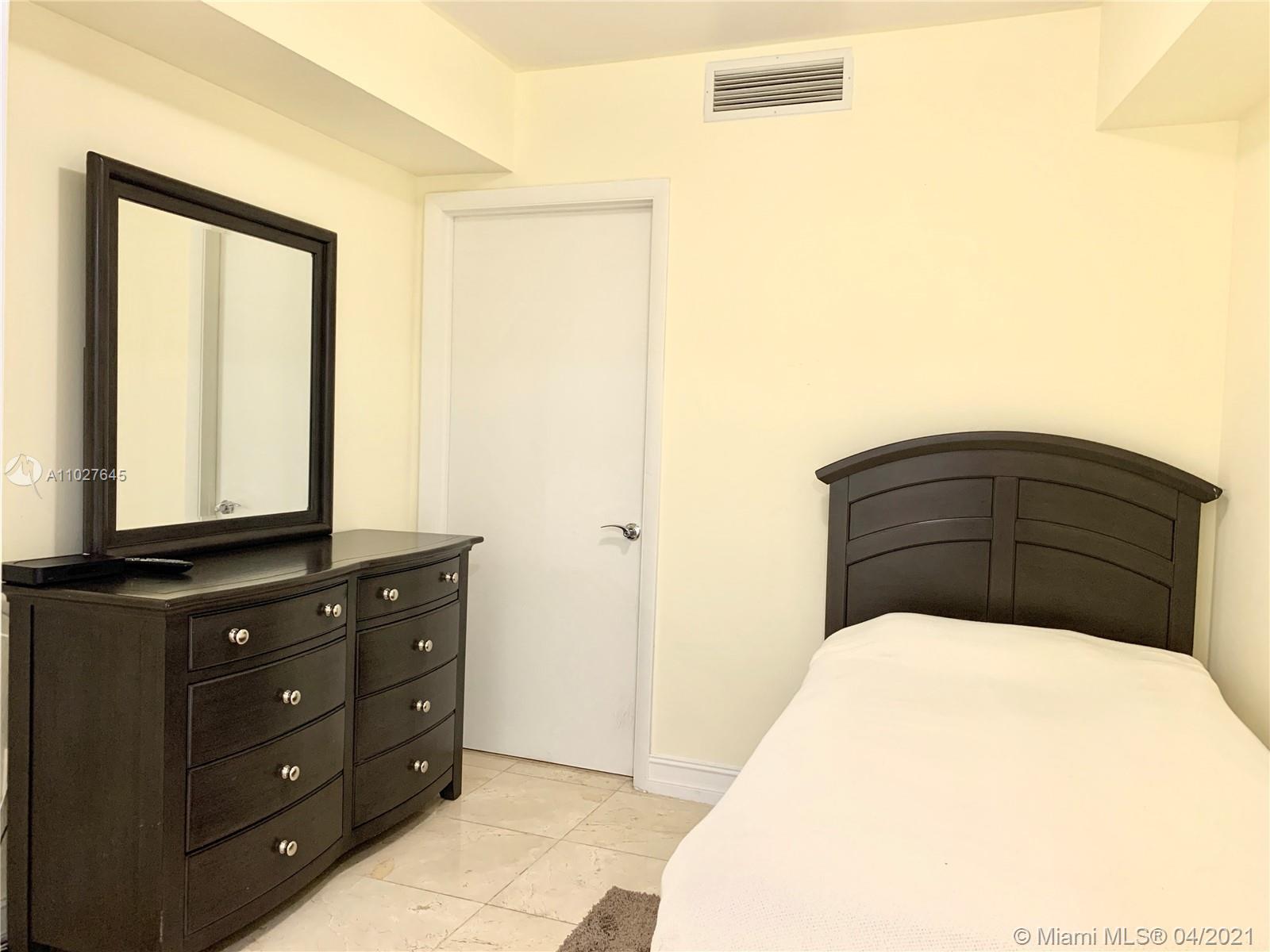 Ver detalles 1609 2 / 1 1086 sq. ft. $ 2021-04-14 0 foto