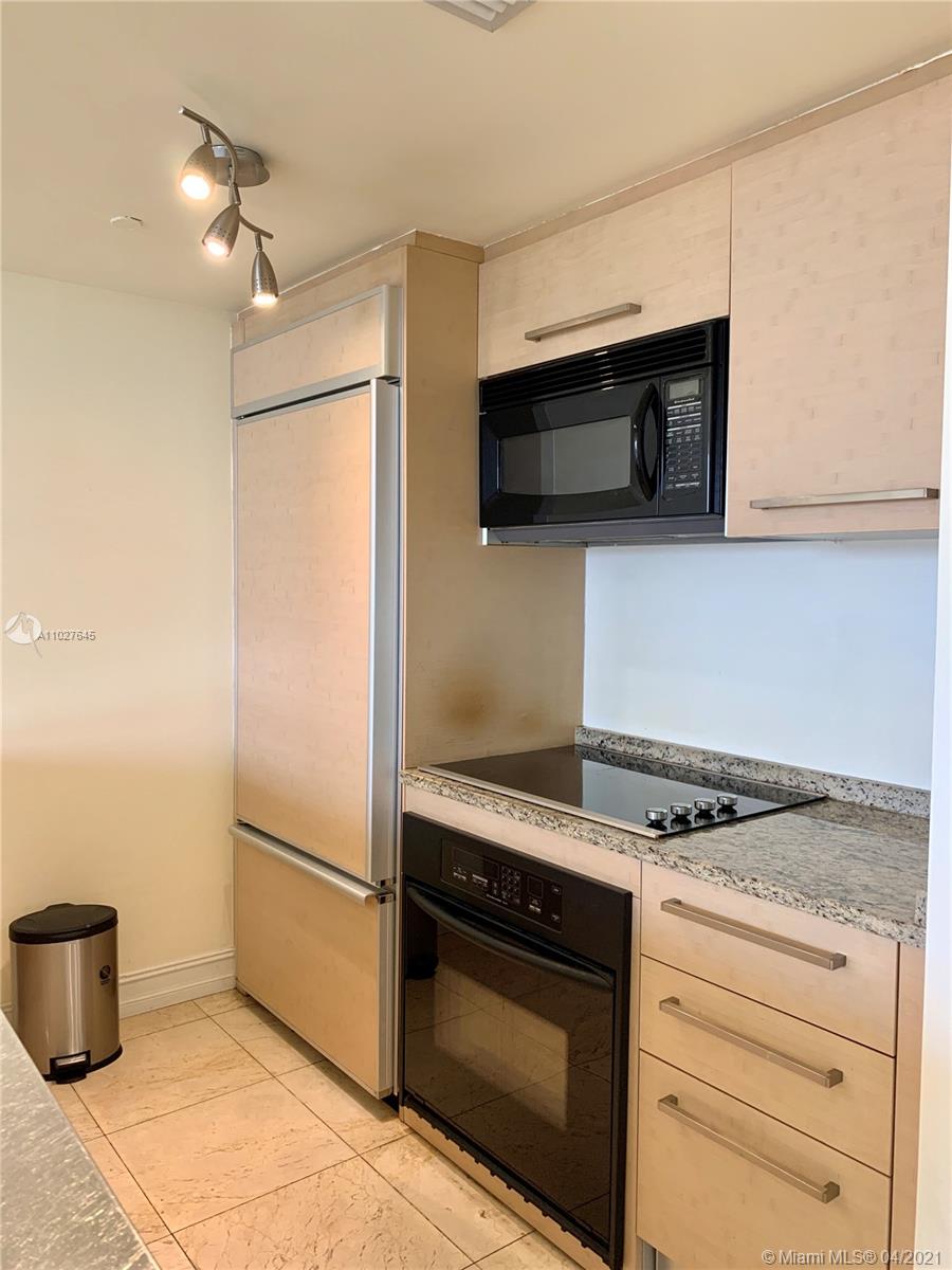 Ver detalles 1609 2 / 1 1086 sq. ft. $ 2021-04-14 0 foto