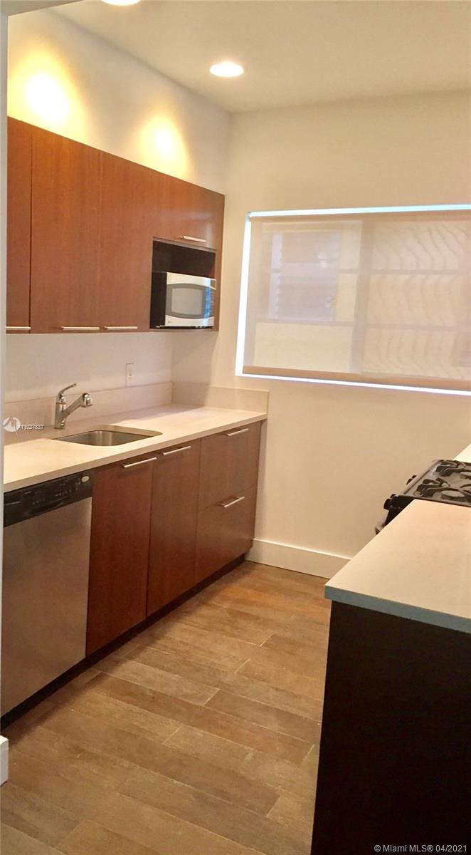 See details / 6120 sq. ft. $ 2021-04-15 0 Photo