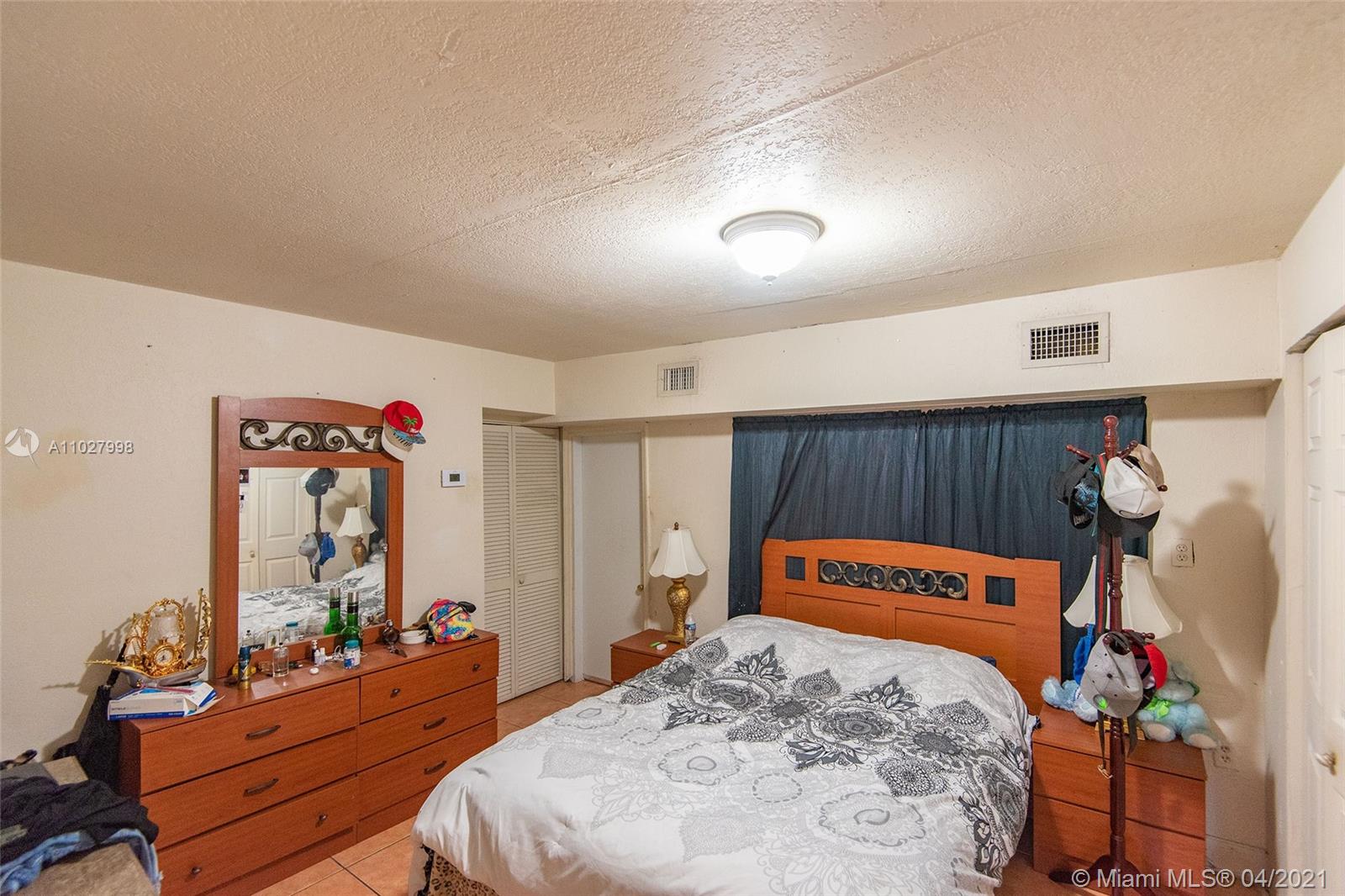 See details / 2669 sq. ft. $ 2021-04-14 0 Photo