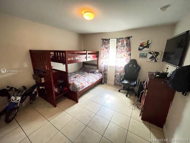 See details / 2400 sq. ft. $ 2021-04-15 0 Photo