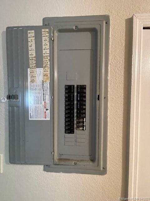 See details / 2400 sq. ft. $ 2021-04-15 0 Photo