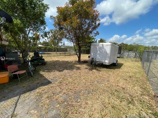 See details / 2400 sq. ft. $ 2021-04-15 0 Photo