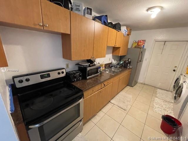 See details / 2400 sq. ft. $ 2021-04-15 0 Photo