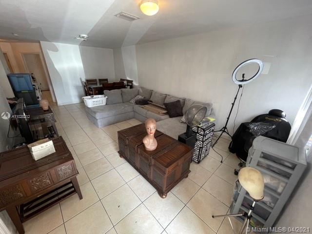 See details / 2400 sq. ft. $ 2021-04-15 0 Photo