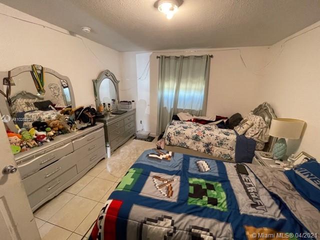 See details / 2400 sq. ft. $ 2021-04-15 0 Photo