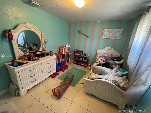 See details / 2400 sq. ft. $ 2021-04-15 0 Photo