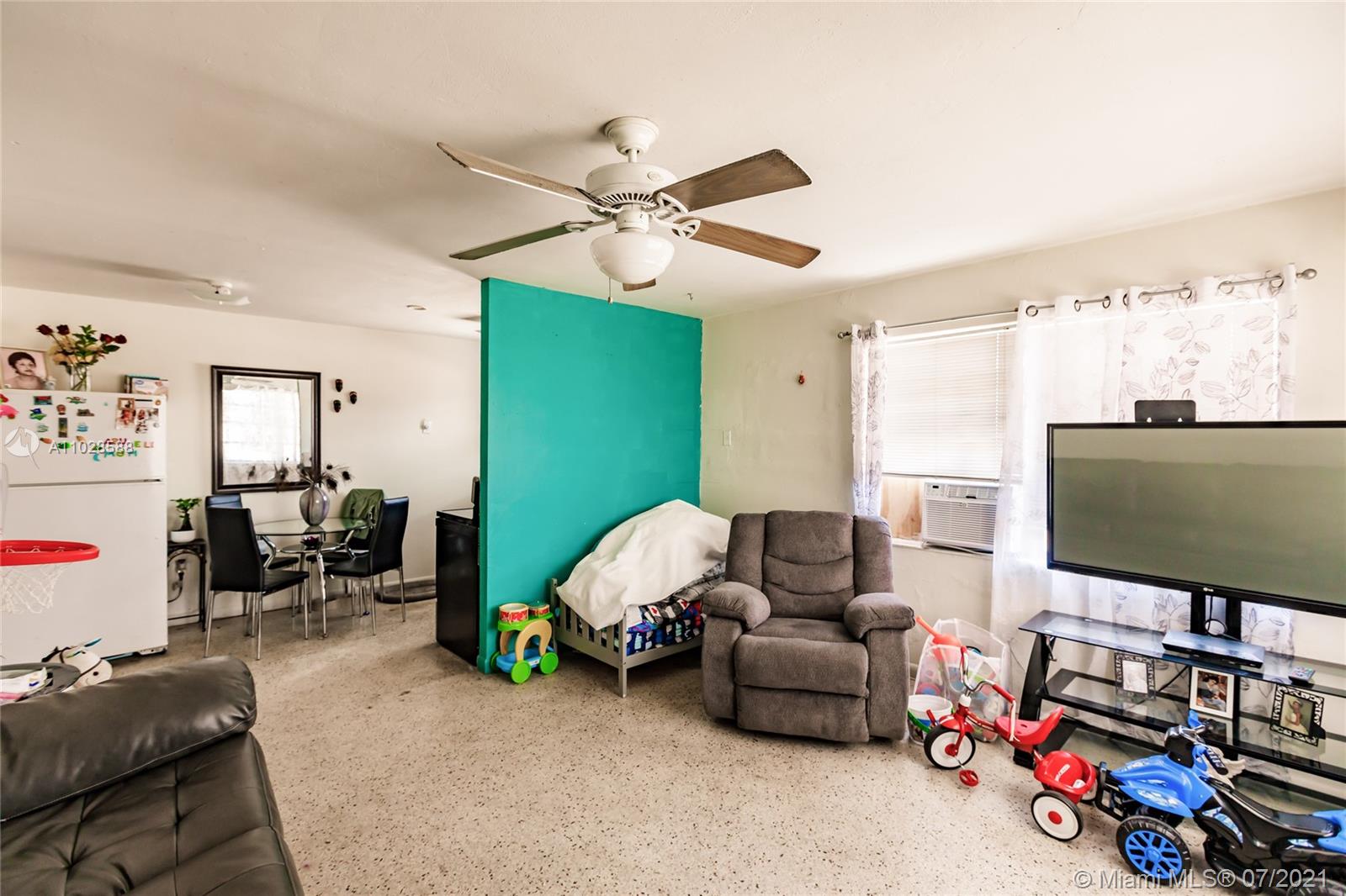 See details / 6720 sq. ft. $ 2021-04-20 0 Photo