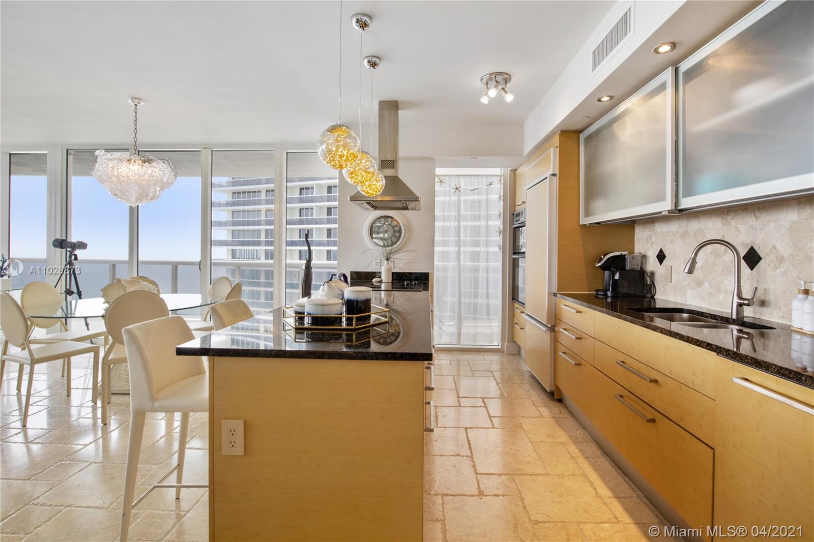 See details 1804 3 / 4 2078 sq. ft. $ 2021-04-16 0 Photo