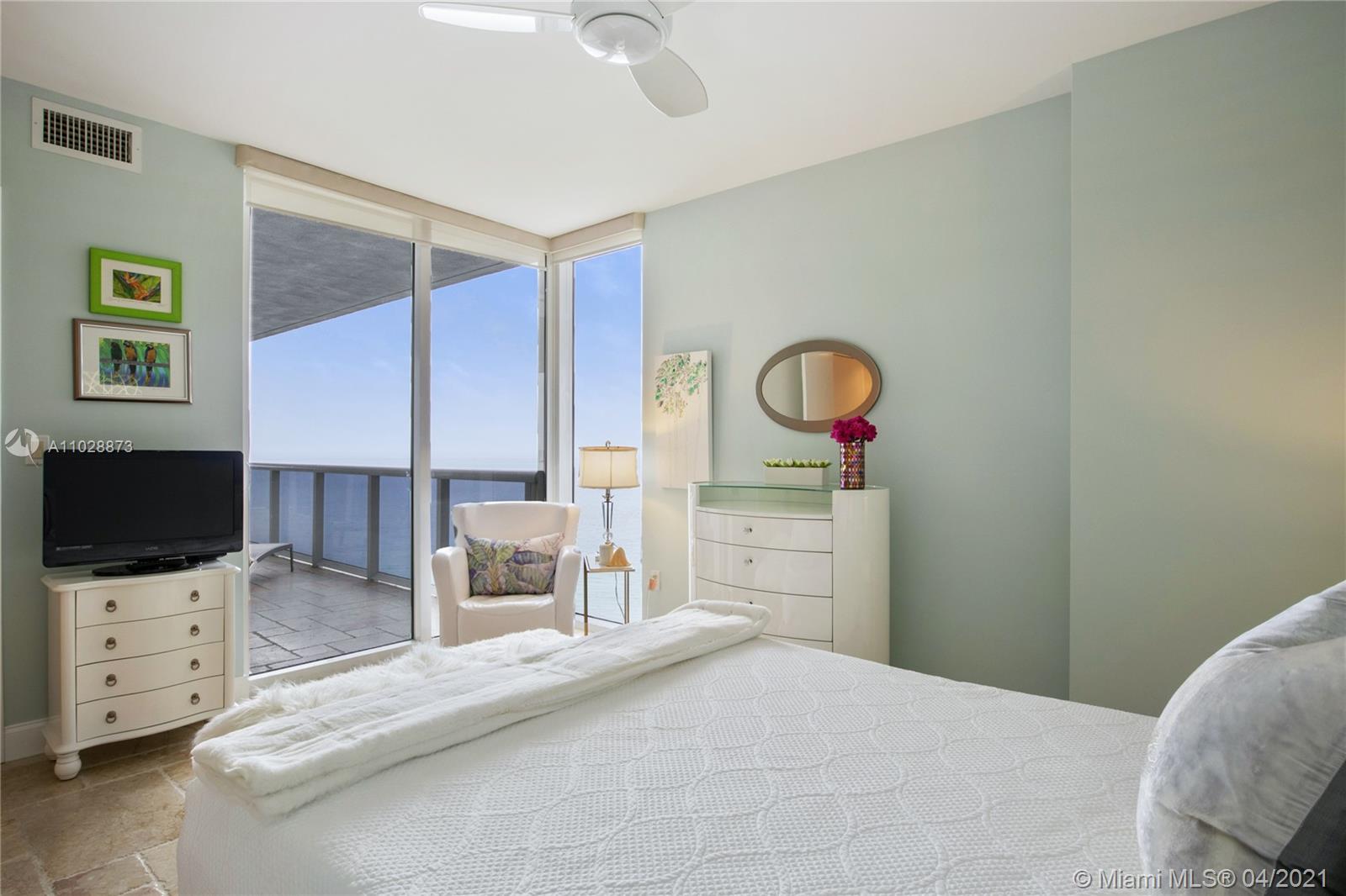 See details 1804 3 / 4 2078 sq. ft. $ 2021-04-16 0 Photo