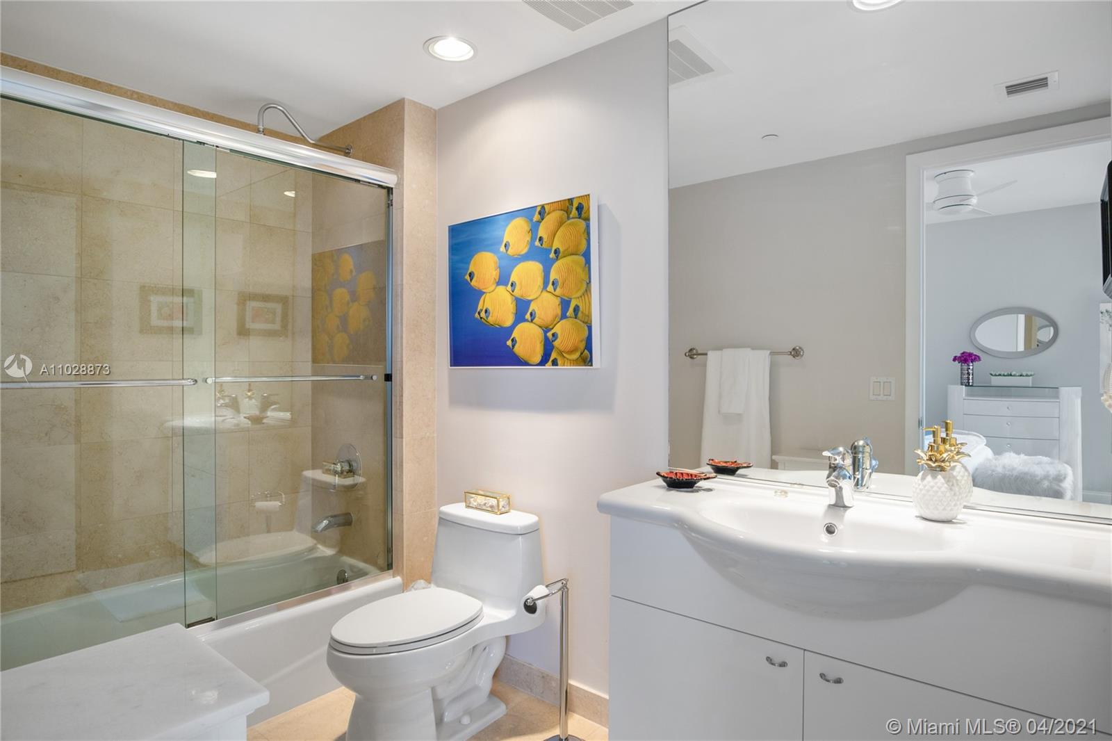 See details 1804 3 / 4 2078 sq. ft. $ 2021-04-16 0 Photo