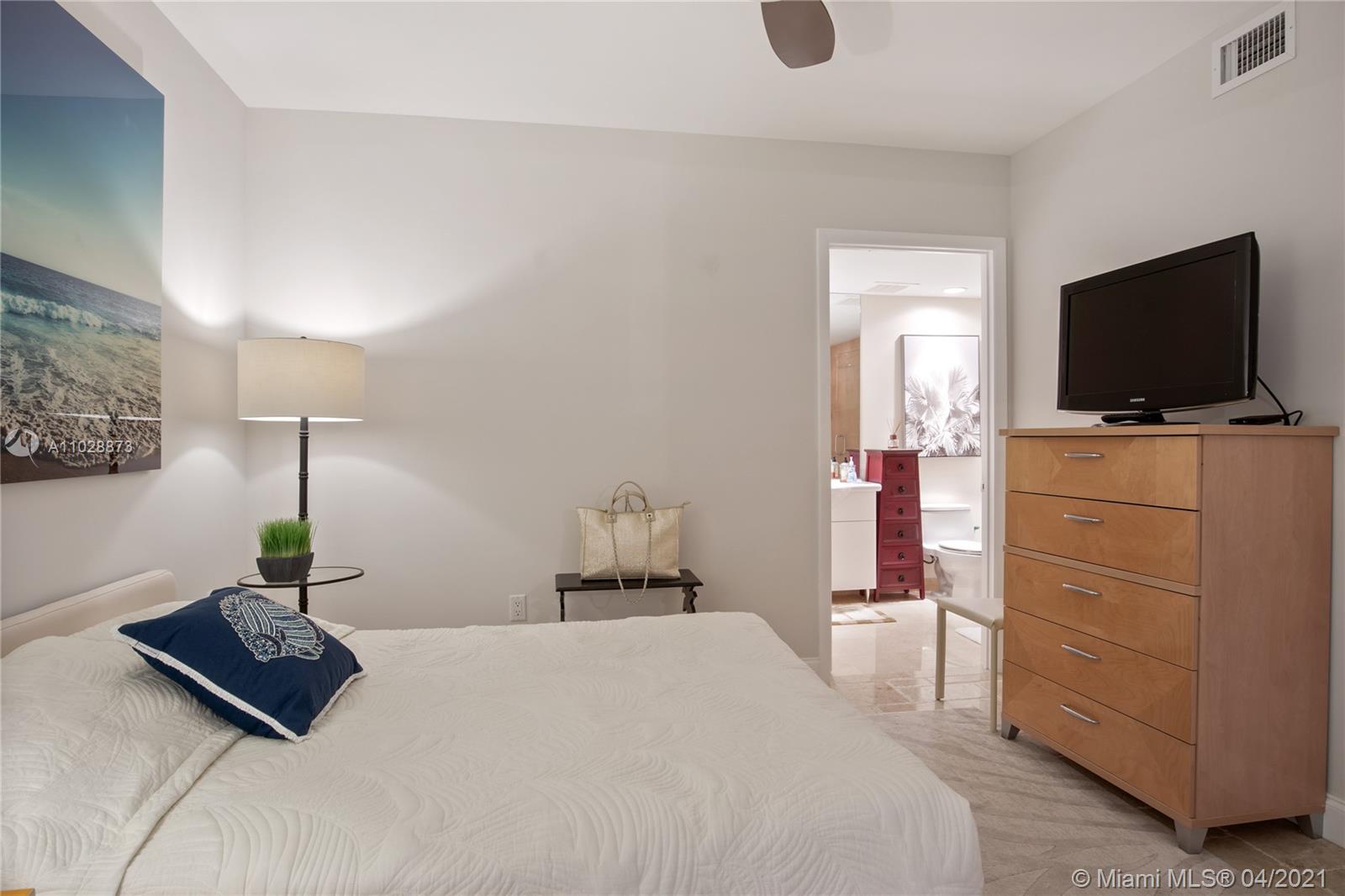 See details 1804 3 / 4 2078 sq. ft. $ 2021-04-16 0 Photo