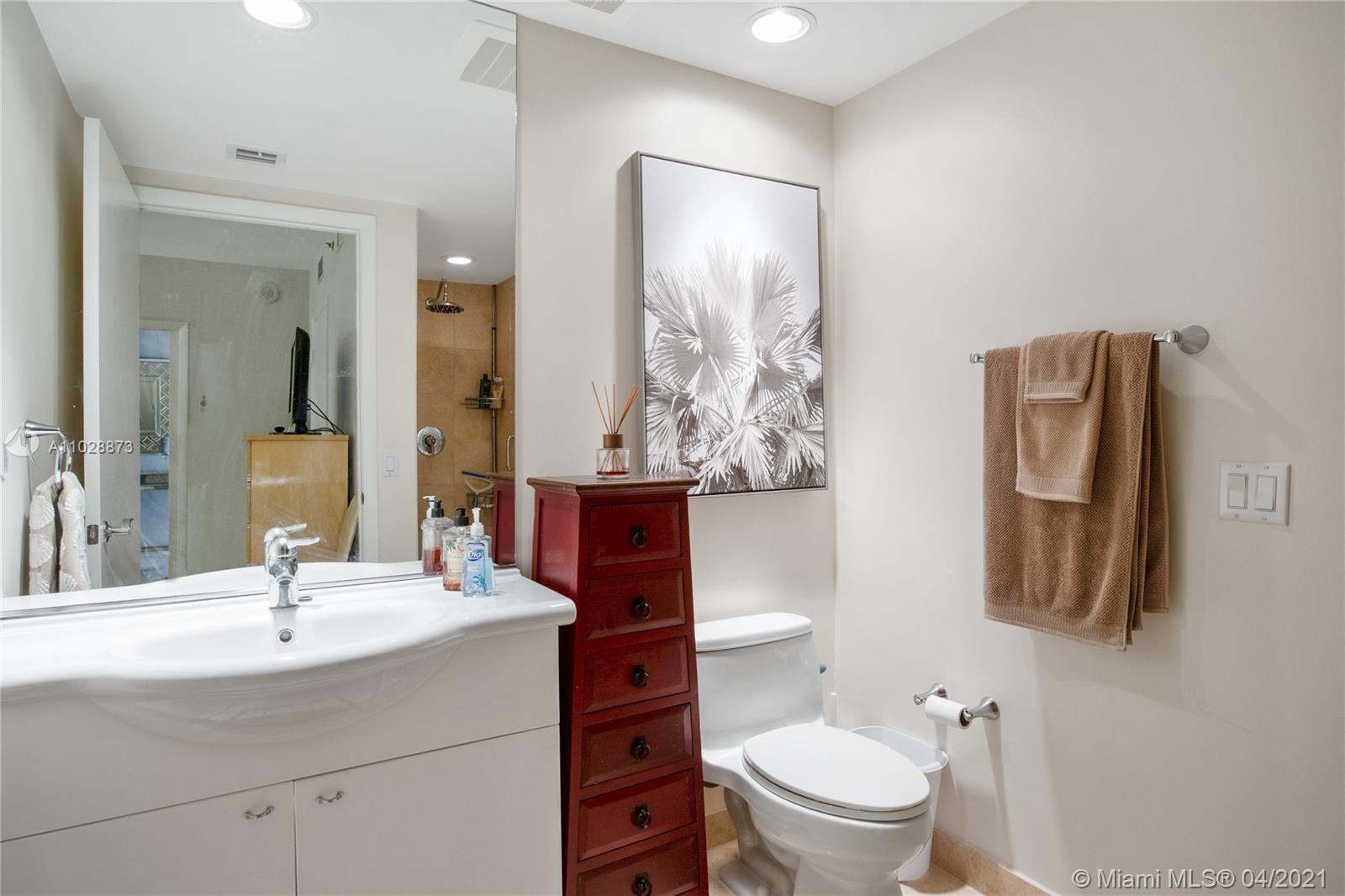 See details 1804 3 / 4 2078 sq. ft. $ 2021-04-16 0 Photo