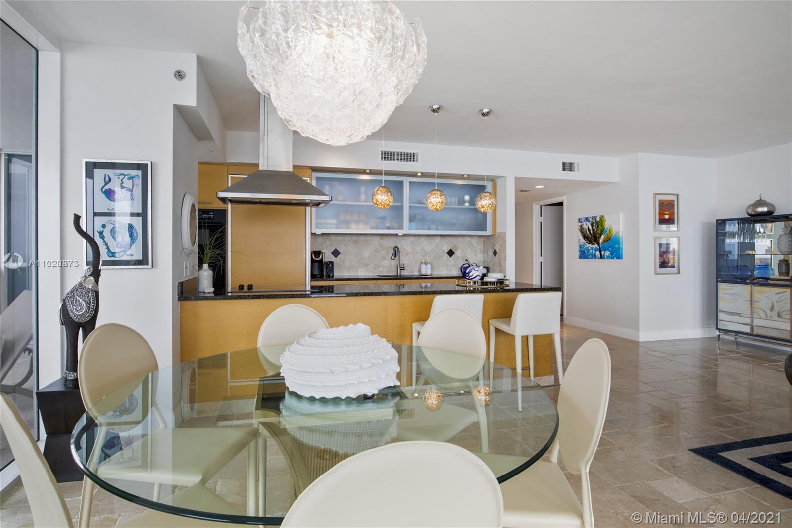 See details 1804 3 / 4 2078 sq. ft. $ 2021-04-16 0 Photo