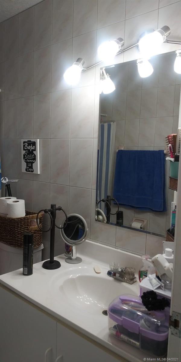 See details / 1815 sq. ft. $ 2021-04-18 0 Photo