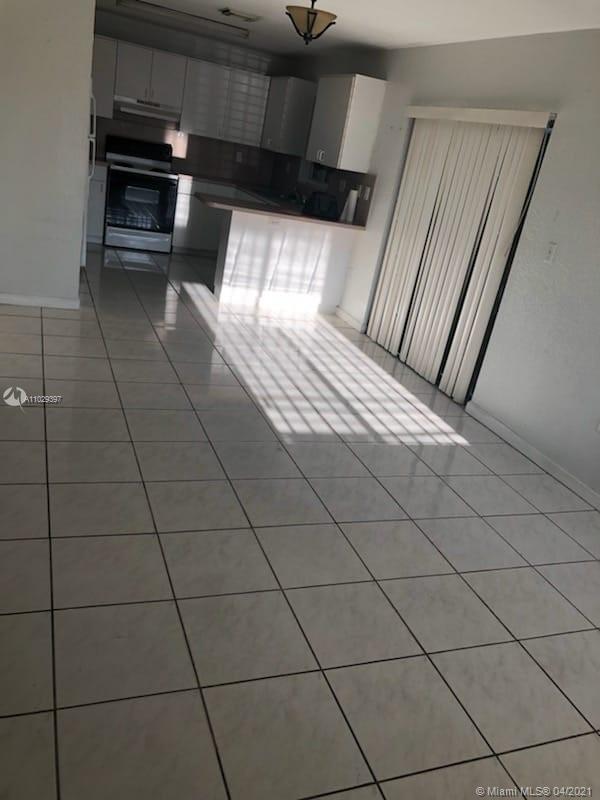 See details / 1815 sq. ft. $ 2021-04-18 0 Photo