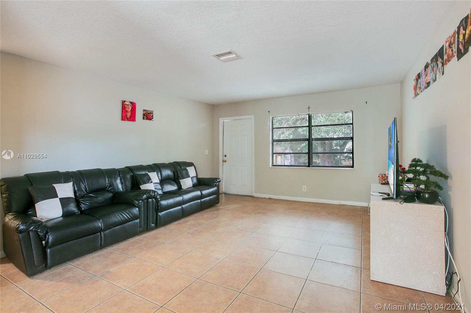 See details / 4066 sq. ft. $ 2021-04-19 0 Photo