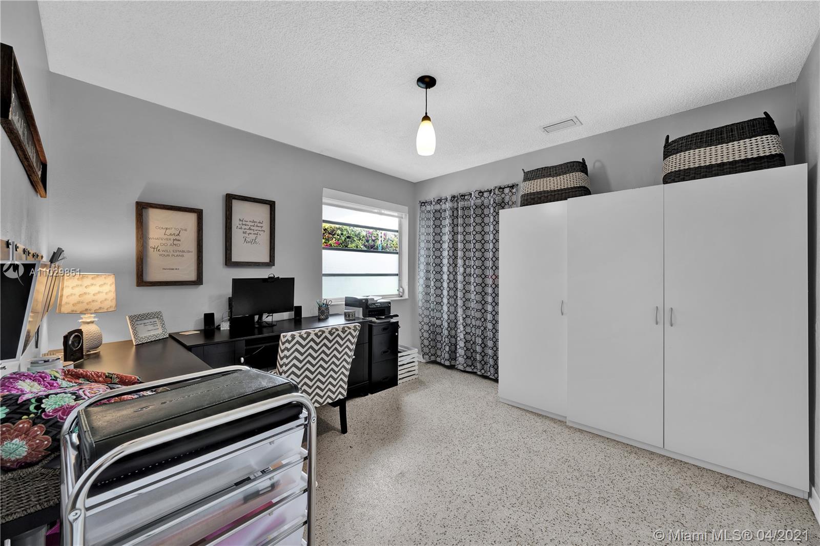 See details / 2280 sq. ft. $ 2021-04-19 0 Photo