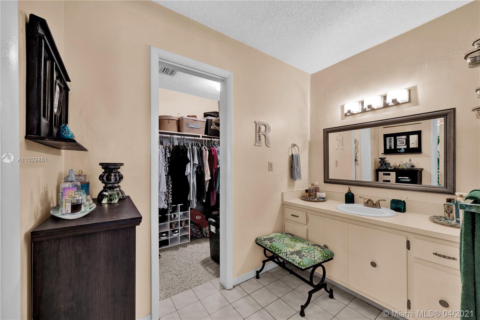 See details / 2280 sq. ft. $ 2021-04-19 0 Photo