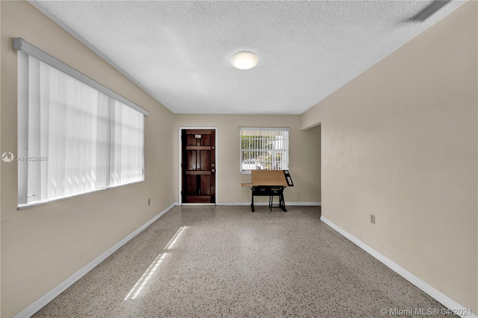 See details / 2280 sq. ft. $ 2021-04-19 0 Photo