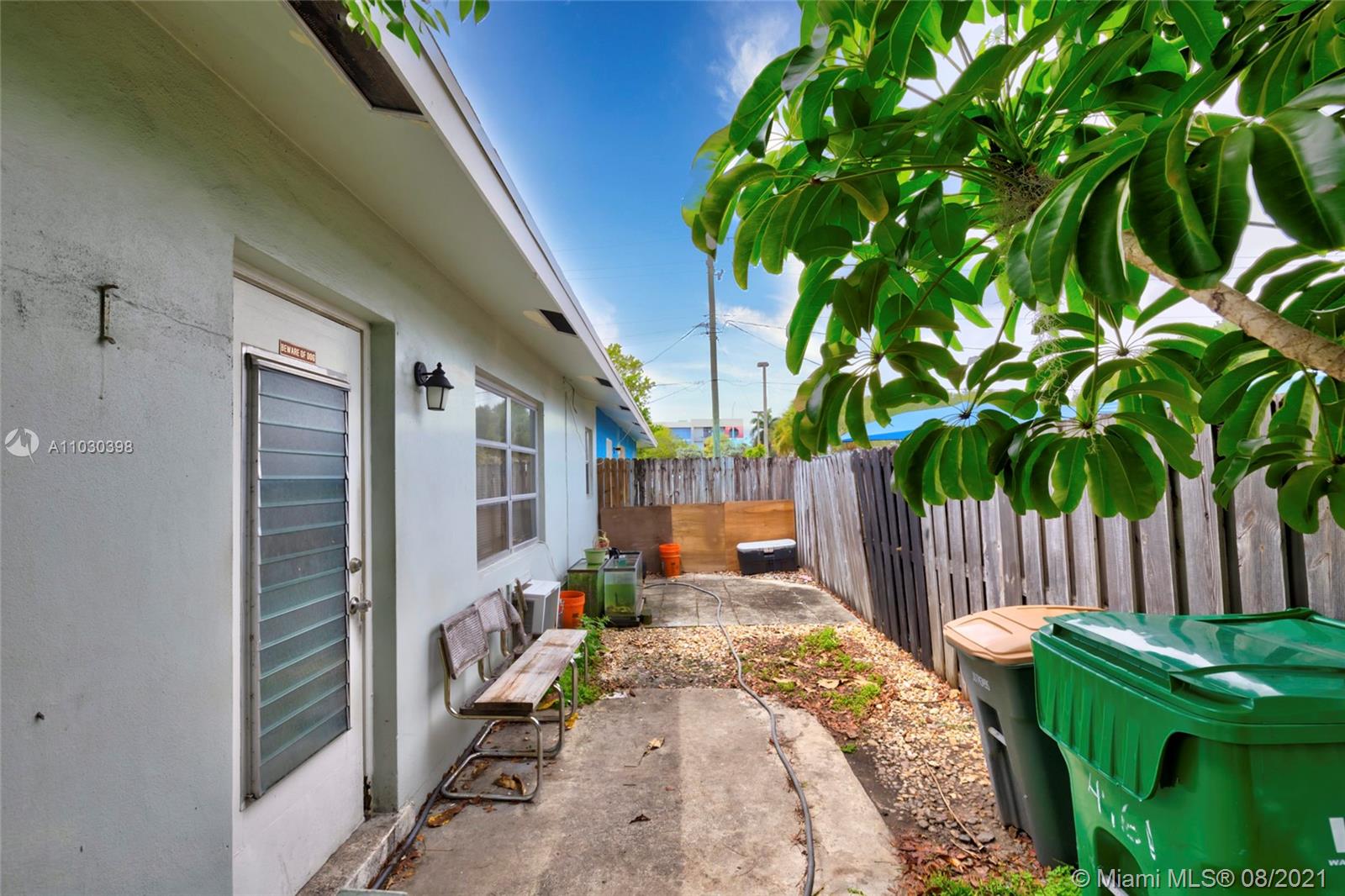 See details / 2760 sq. ft. $ 2021-04-20 0 Photo