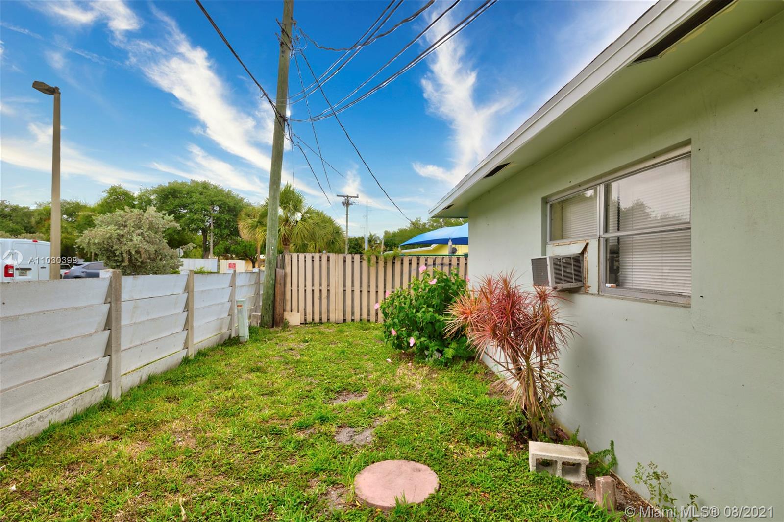 See details / 2760 sq. ft. $ 2021-04-20 0 Photo