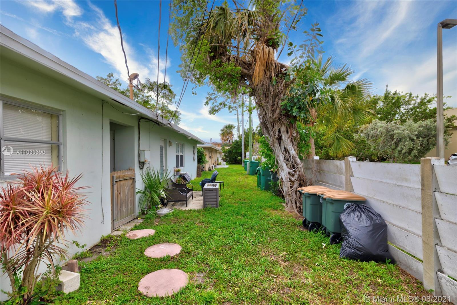 See details / 2760 sq. ft. $ 2021-04-20 0 Photo