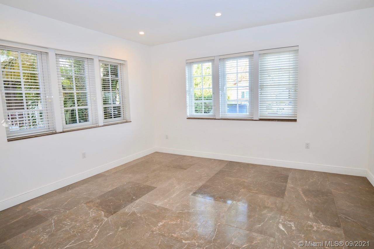 See details / 5082 sq. ft. $ 2021-04-20 0 Photo