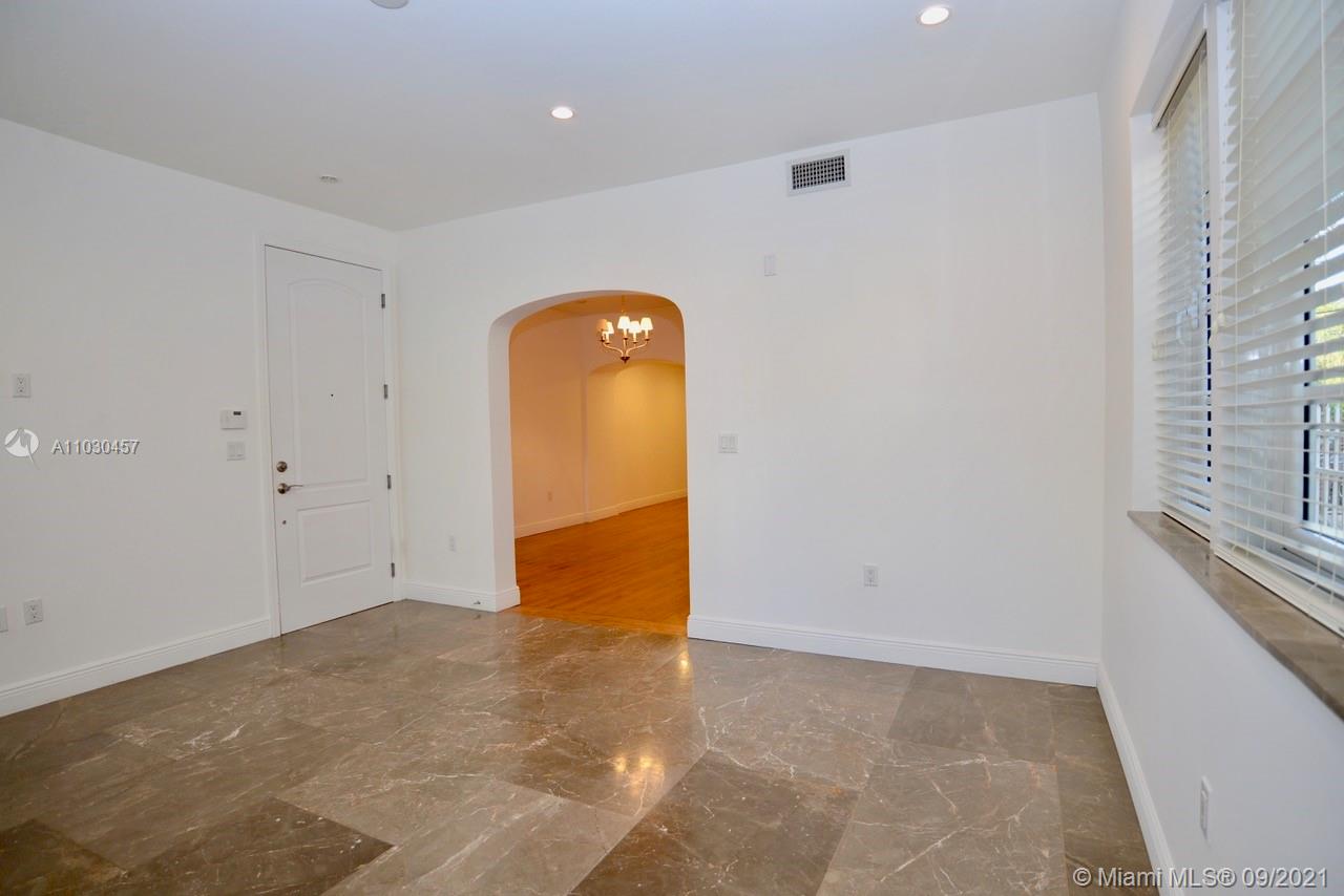See details / 5082 sq. ft. $ 2021-04-20 0 Photo