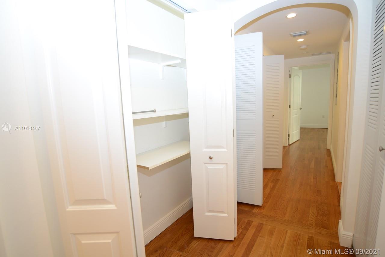 See details / 5082 sq. ft. $ 2021-04-20 0 Photo