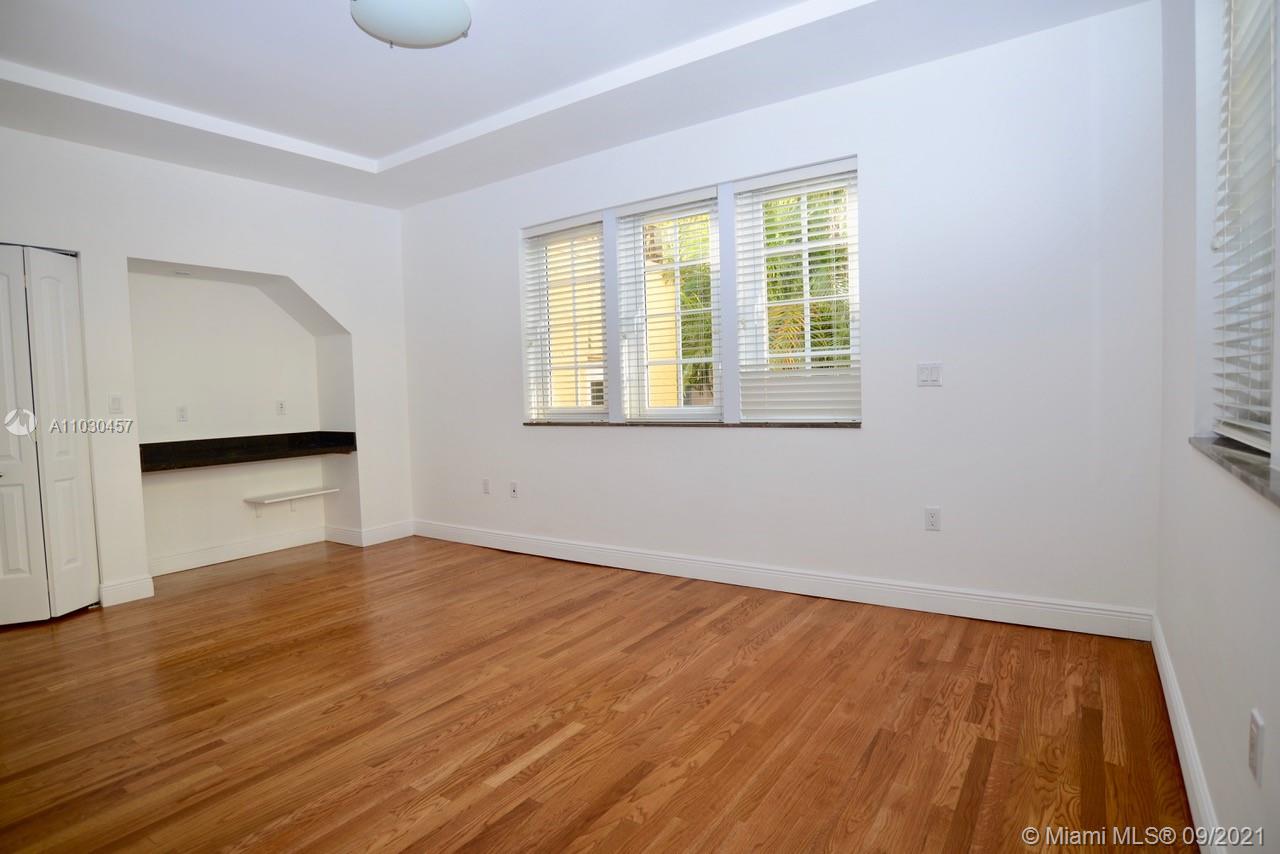 See details / 5082 sq. ft. $ 2021-04-20 0 Photo