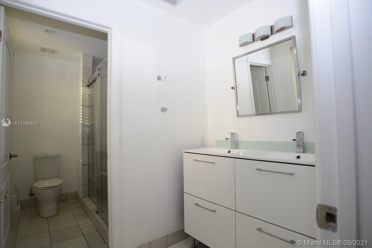 See details / 5082 sq. ft. $ 2021-04-20 0 Photo