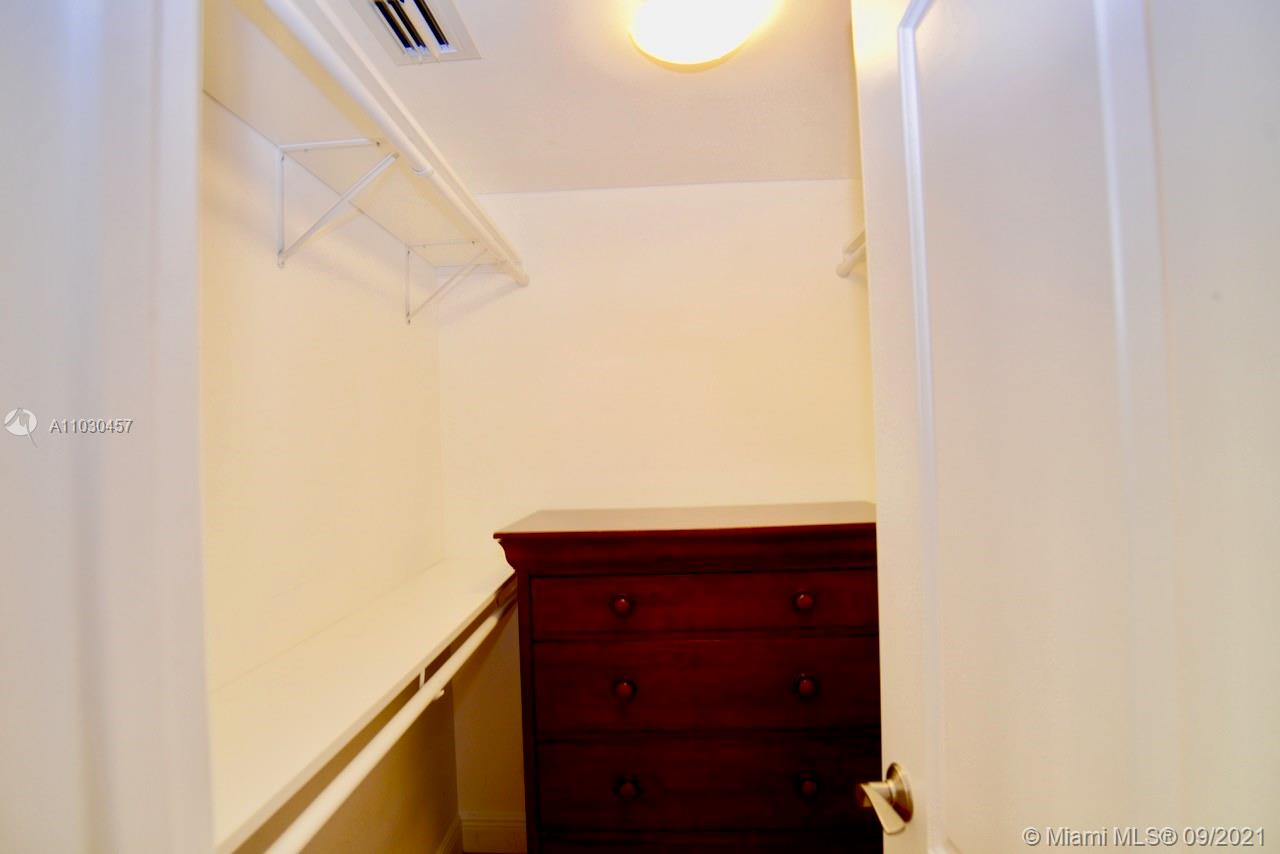 See details / 5082 sq. ft. $ 2021-04-20 0 Photo