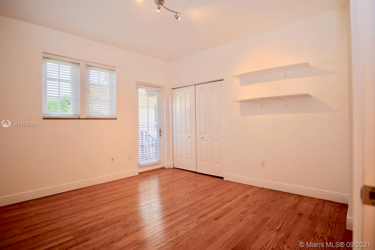 See details / 5082 sq. ft. $ 2021-04-20 0 Photo