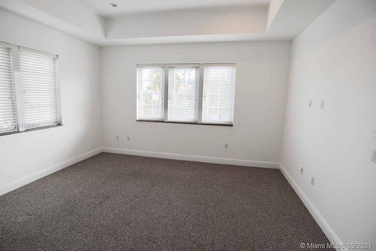 See details / 5082 sq. ft. $ 2021-04-20 0 Photo