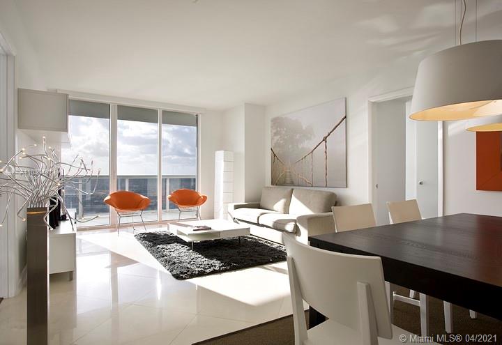 Ver detalles 4107 3 / 3 1571 sq. ft. $ 2021-05-28 0 foto