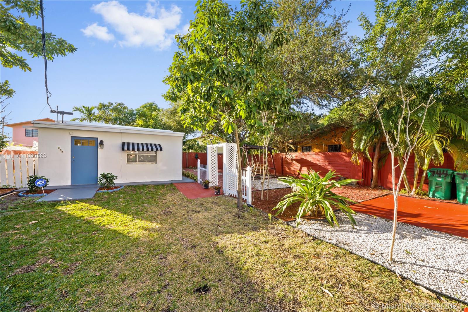 See details / 1813 sq. ft. $ 2021-04-20 0 Photo