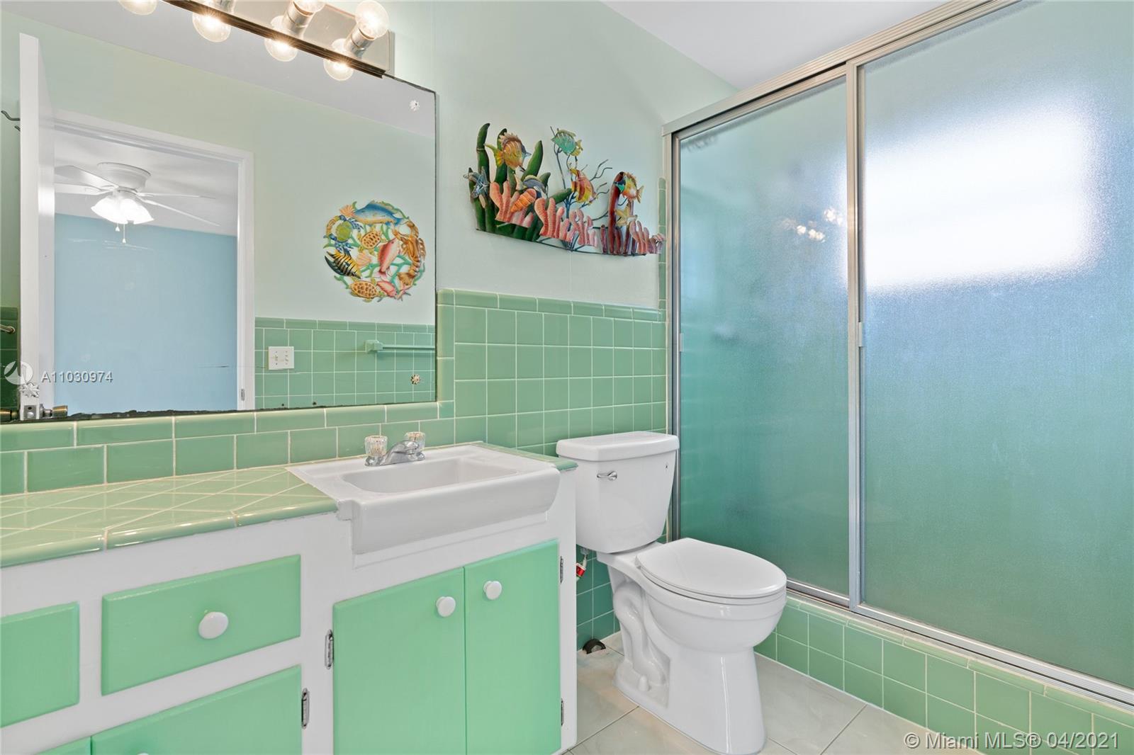 See details / 2421 sq. ft. $ 2021-04-21 0 Photo