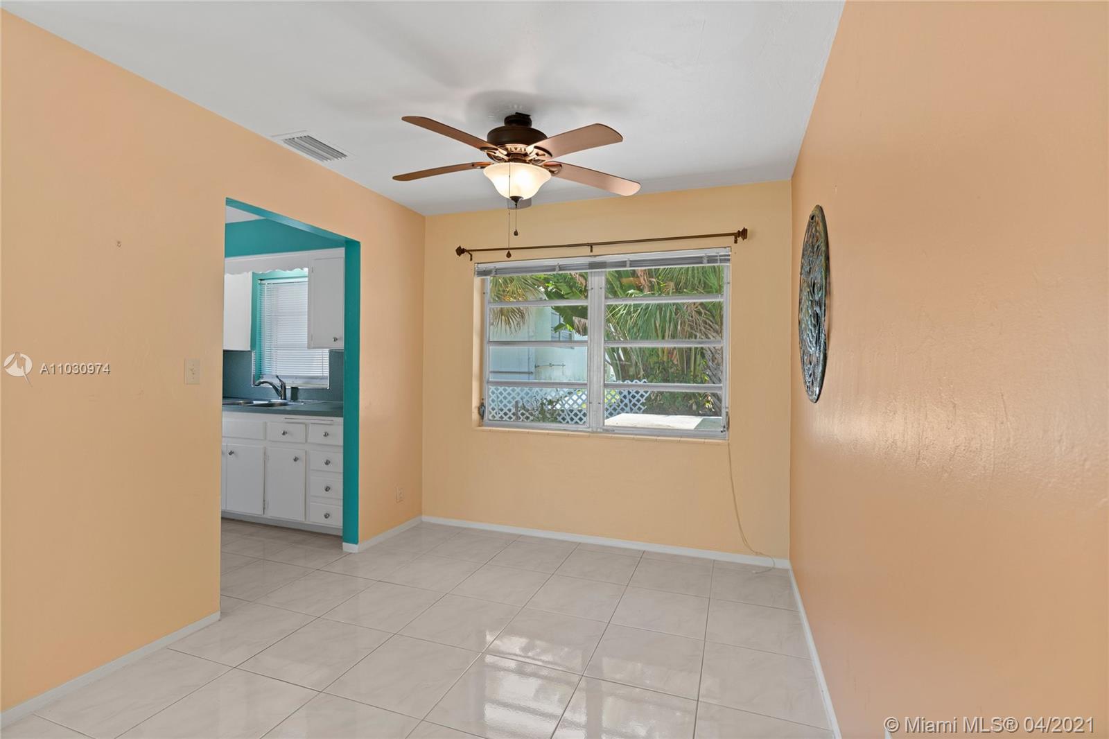 See details / 2421 sq. ft. $ 2021-04-21 0 Photo