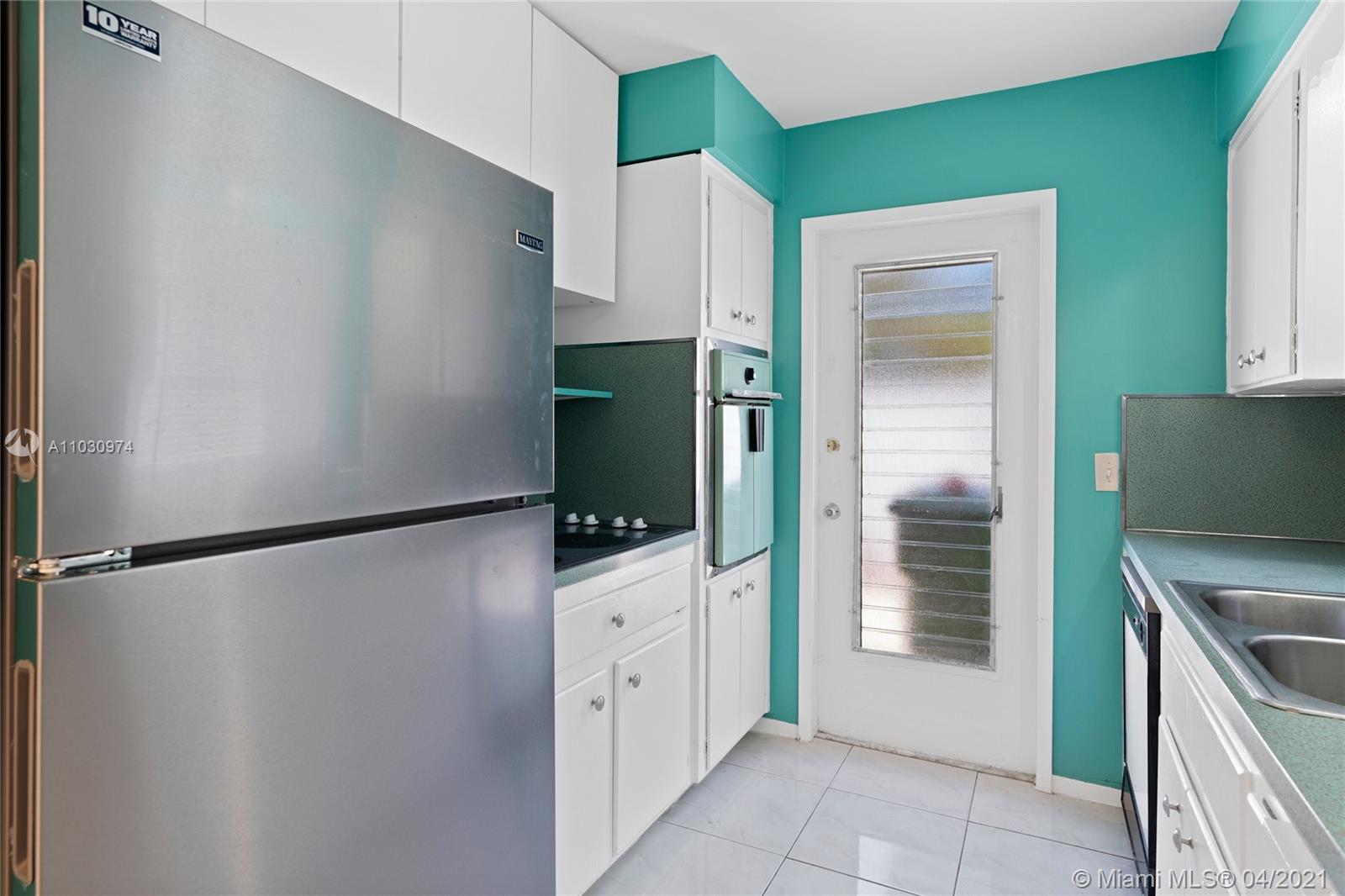 See details / 2421 sq. ft. $ 2021-04-21 0 Photo