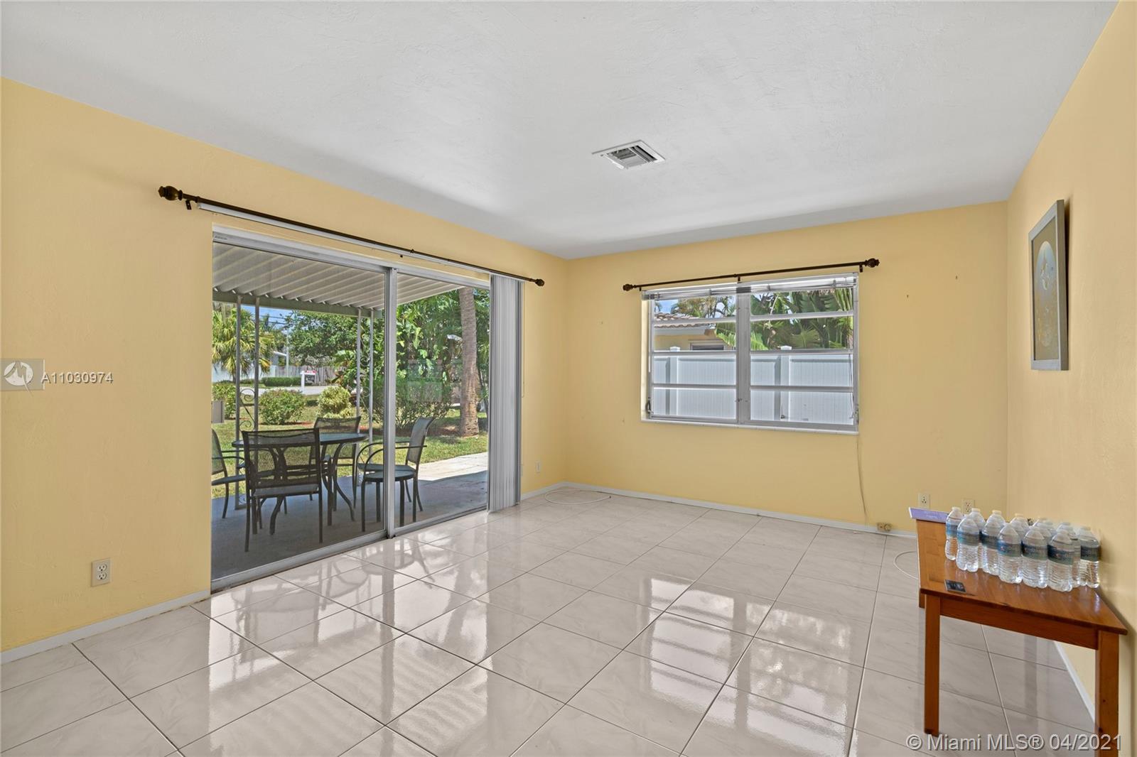 See details / 2421 sq. ft. $ 2021-04-21 0 Photo