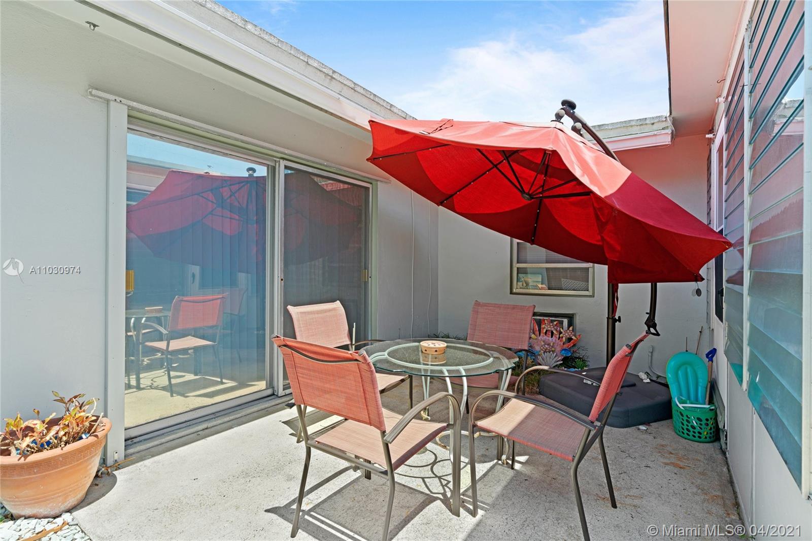 See details / 2421 sq. ft. $ 2021-04-21 0 Photo