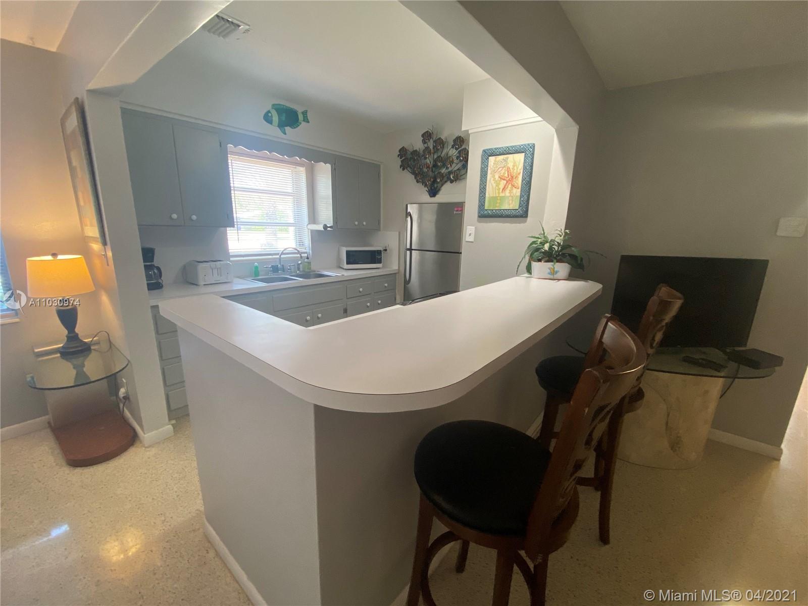 See details / 2421 sq. ft. $ 2021-04-21 0 Photo